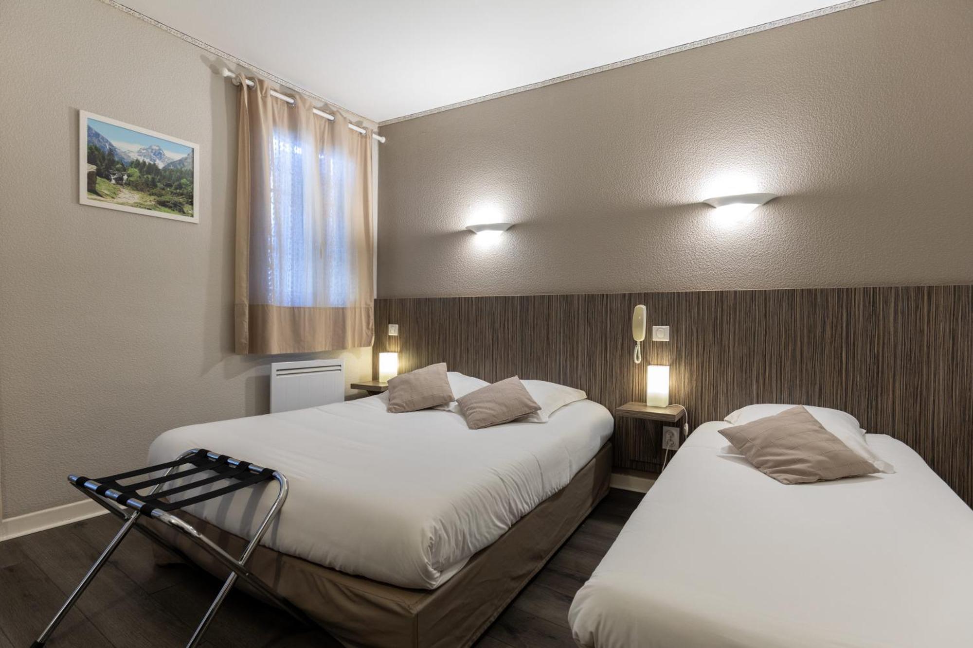 Hotel Cafe Les Fleurs Argeles-Gazost Ngoại thất bức ảnh