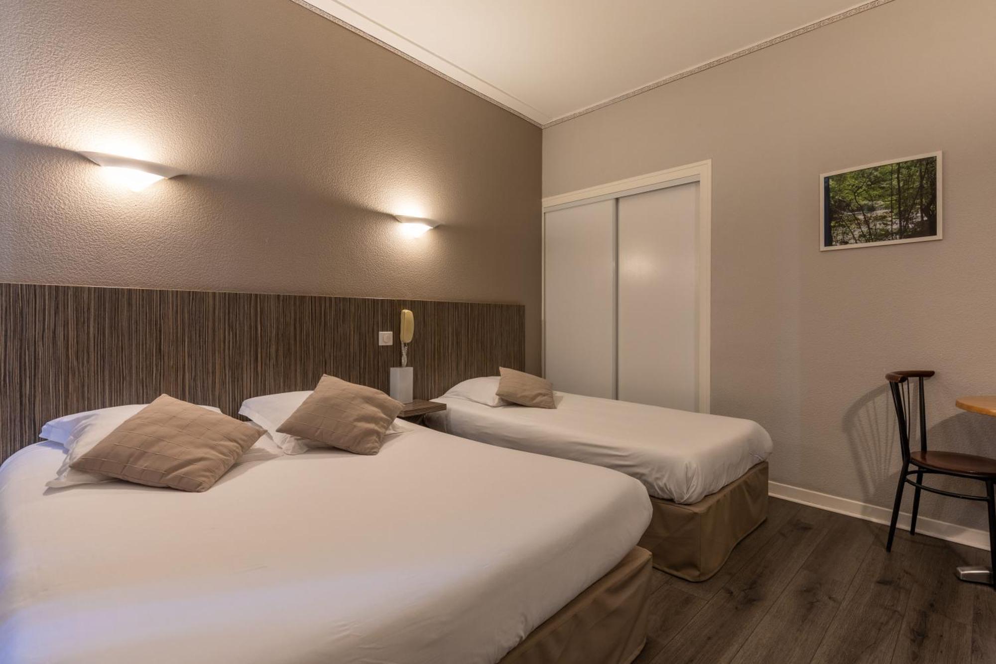 Hotel Cafe Les Fleurs Argeles-Gazost Ngoại thất bức ảnh